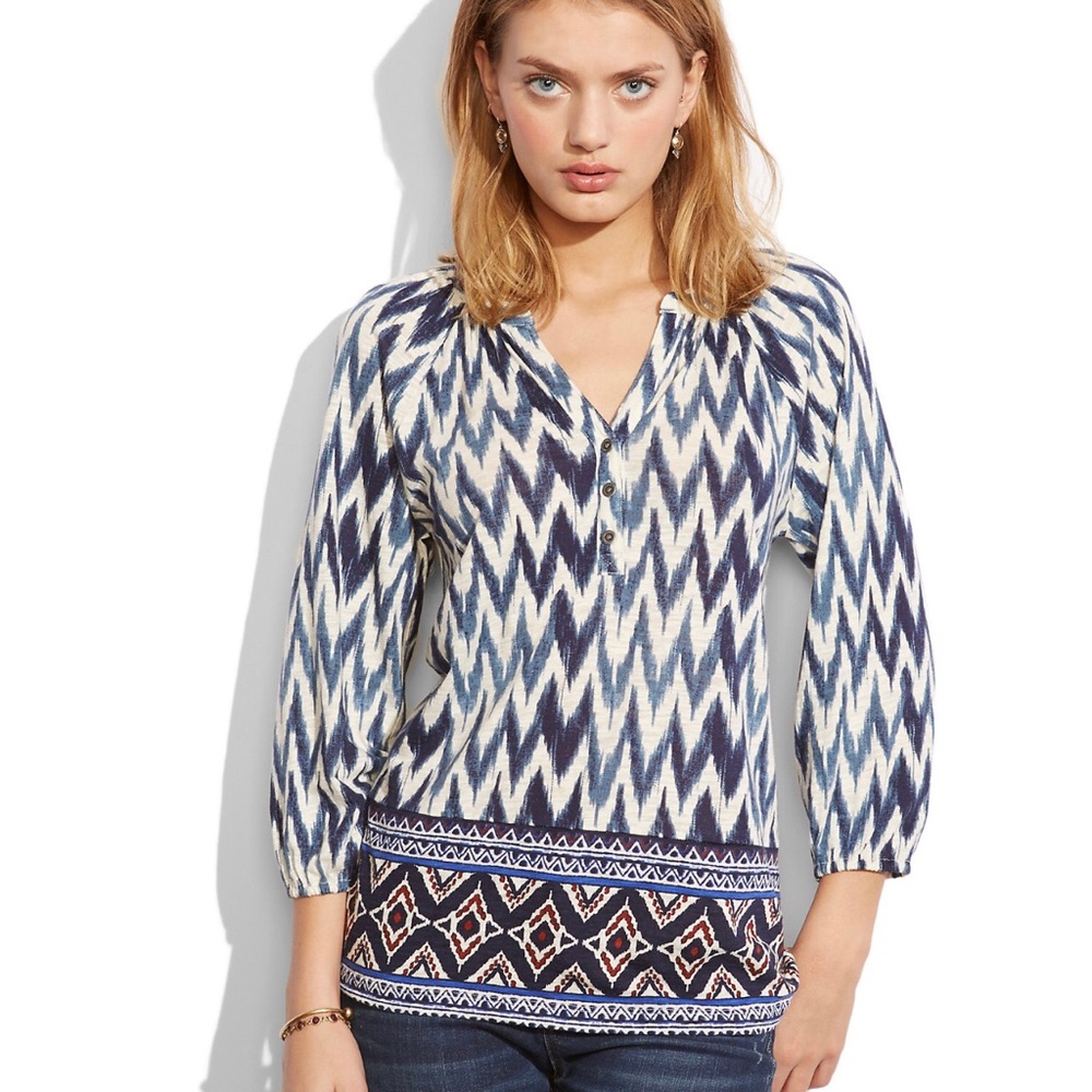 Lucky Brand diamond border top size SMALL